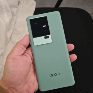 New vivo iQOO 11 Track /Legend Edition 5G 6.78" 256GB Snapdragon 8 Gen 2 Android storage 256GB 12GB RAM Colour Black - Image 2
