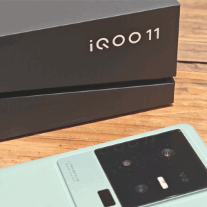 New vivo iQOO 11 Track /Legend Edition 5G 6.78" 256GB Snapdragon 8 Gen 2 Android storage 256GB 12GB RAM Colour Black - Image 5