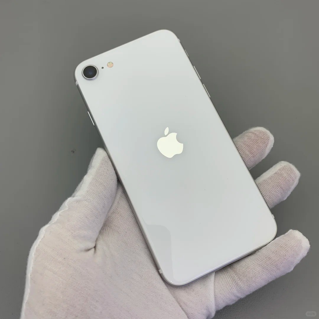 Apple iPhone SE (2nd generation) 64GB/128GB/256GB unlocked IOS18 all colors  storage 3+128GB colors Random Color