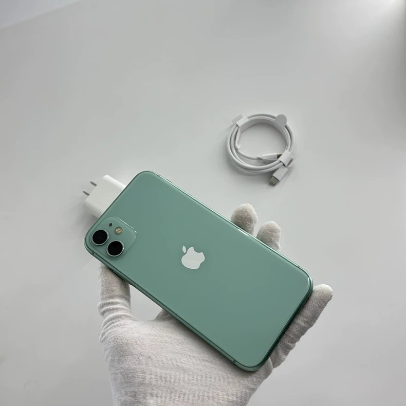Apple iPhone 11 6.1" 12MP 64/128/256GB iOS 18 all colors with Face ID Storage 4GB+64GB