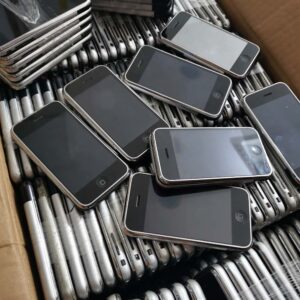 Original Apple iPhone 2G 1st Gen 4GB / 8GB / 16GB mobile phone Lot Screen No Crack Lot of 1pcs Storage Capacity 8GB