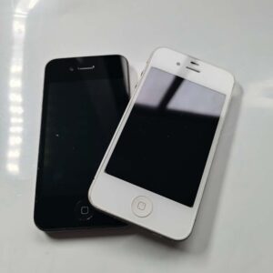 iPhone 4 4s 8/16/32/64GB Black/White Unlocked Tested Fully working phone Generation 4 Color Black Storage Capacity 16 GB iOS iOS 7 - Image 4