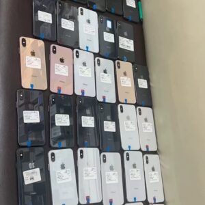 90% N E W Apple iPhone X - 256GB 5.8" 12MP Random color Style whit face recognition Storage Capacity 64 GB