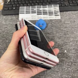 Original Apple iPhone 7 Plus 7P Unlocked Grade A original used phone Style whit fingerprints storage 32GB colors Color random - Image 4