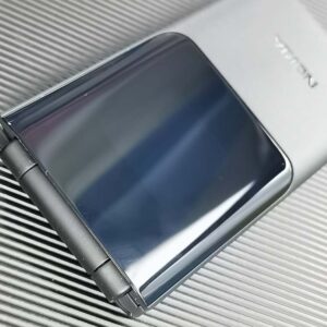 Nokia 2720 Flip 4G Unlocked 4GB 512MB Bluetooth Big Buttons Cellphone Backlight Battery 1 * Battery - Image 7