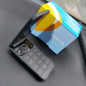 Nokia 2720 Flip 4G Unlocked 4GB 512MB Bluetooth Big Buttons Cellphone Backlight Battery 1 * Battery - Image 9