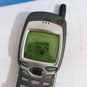 Nokia 7110 Unlocked 2G Cellular Phone complete in box Fully function Dark Green Bundle Description 1*battery