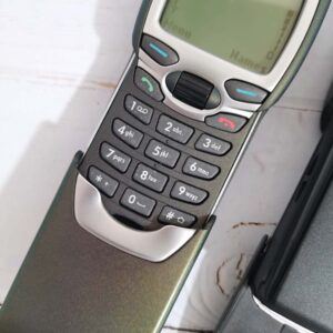 Nokia 7110 Unlocked 2G Cellular Phone complete in box Fully function Dark Green Bundle Description 1*battery - Image 9