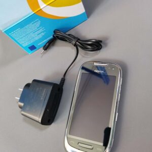 Nokia C7 C7-00 Unlocked 8GB WIFI GPS 8MP 3G GSM Cellphone Good condition Color Silver battery 1 battery