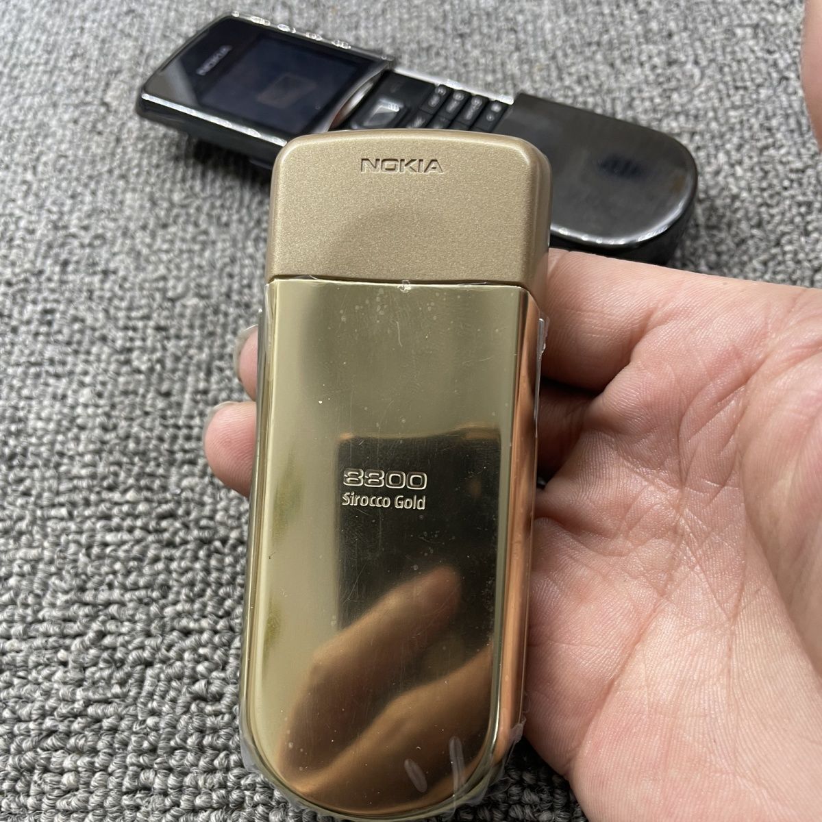 Nokia 8800 Sirocco 8800SE Unlocked 2G Black Silver Gold Mobile phone Color Black battery With one battery
