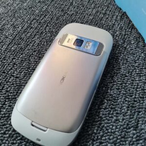 Nokia C7 C7-00 8GB WIFI GPS 8MP 3G GSM Smartphone Factory Unlocked - Silver Color Silver battery 2 batteries - Image 6