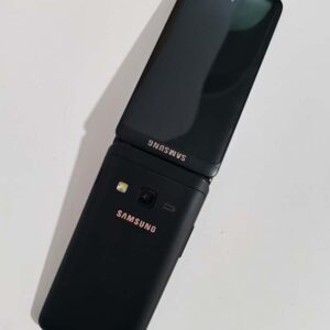 Samsung Galaxy Folder2 SM-G160N SM-G1650W Android 16GB Unlocked Good Condition Color Black Battery 2* batteries Model SM-G1650W-Dual SIM-4G - Image 2