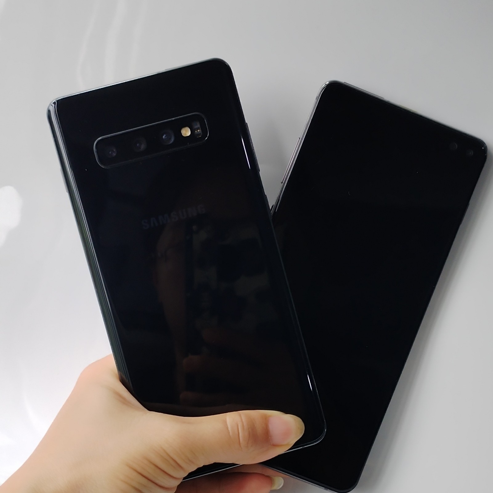 Unlocked Samsung Galaxy S10/S10+ 8GB+128GB G975U1 G975F G973U G973F/DS Android Storage 8GB+128GB Color Random Color Model SM-G973F/DS