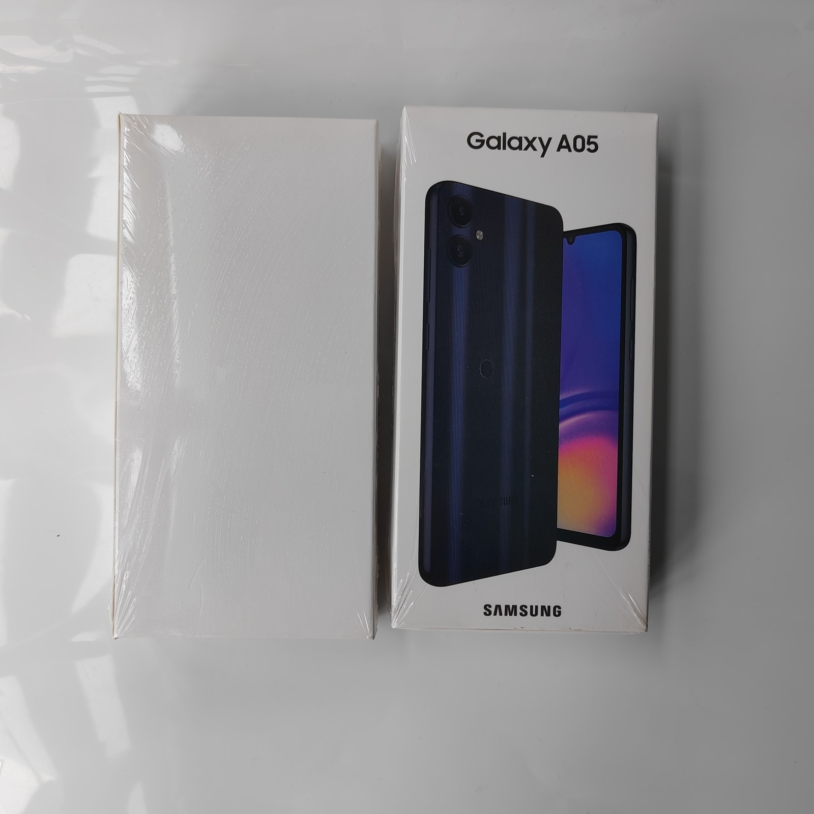 Samsung Galaxy A05 6.7'' 50MP SM-A055F 64GB finegerprint SmartPhone Capacità di memorizzazione 64GB Model Number SM-A055F Colour please note the color you need in order