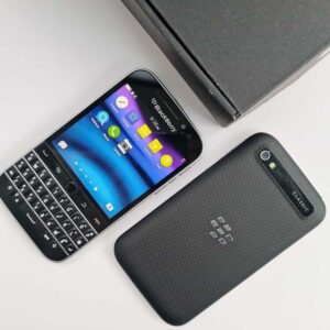 BlackBerry Classic Q20 (Boxed) Unlocked 4G 16GB Keyboard Smartphone Color White