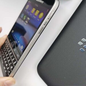 BlackBerry Classic Q20 (Boxed) Unlocked 4G 16GB Keyboard Smartphone Color White - Image 6