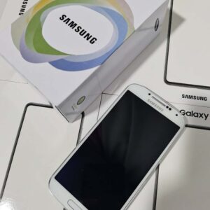 99%n ew Samsung Galaxy S4 GT-I9500 Unlocked 3G Android 32GB 13MP 5.0" Smartphone Color Random color Battery 2*batteries - Image 3