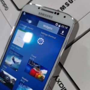 99%n ew Samsung Galaxy S4 GT-I9500 Unlocked 3G Android 32GB 13MP 5.0" Smartphone Color Random color Battery 2*batteries - Image 8