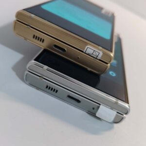 Samsung W2018 Android 4G 64GB SM-W2018 clamshell Phone - Unlocked Color Gold - Image 5