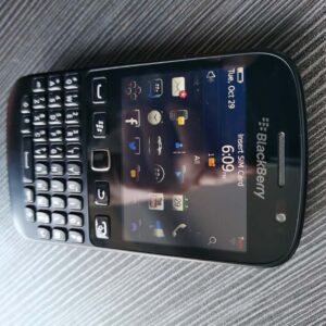 BlackBerry 9720 - Unlocked 3G Keyboard Smartphone BlackBerry OS 7.1 microSDHC Color Black - Image 9