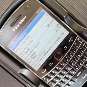 95%N ew BlackBerry Bold Touch 9930 Unlcoked 6GB GPS WiFi 3G Bluetooth Cellphone battery 1*battery - Image 4