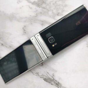 Samsung W2018 Android Unlocked 4G 256GB Super AMOLED 4.2” Clamshell Phone Color Silver - Image 6