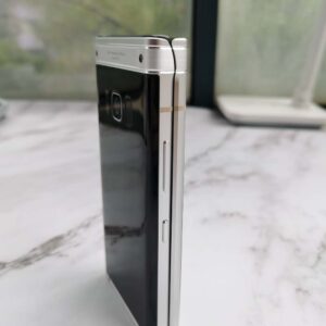 Samsung W2018 Android Unlocked 4G 256GB Super AMOLED 4.2” Clamshell Phone Color Silver - Image 9