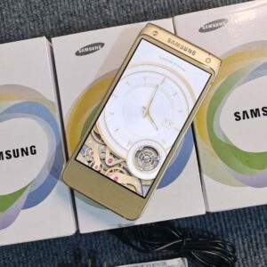 Unlocked Samsung SM-W2017 Android flip phone good condition - Image 3