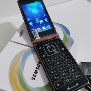 Samsung SCH-W2013 16GB Android 3G Clamshell Smart Phone - Unlocked Bundle Description 1 battery - Image 3