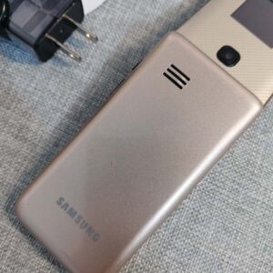 Unlocked SAMSUNG W319 SCH-W319 DK15 GPS MicroSD Dual-SIM Flip Phone Bundle Description 1 battery - Image 10