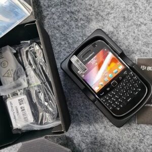 BLACKBERRY 9900 BOLD - 8 GB - Black / White 3G (Unlocked) microSDHC GPS Color Black
