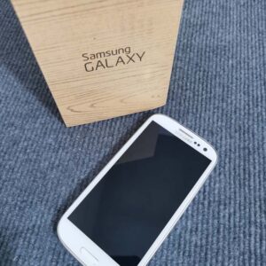 Samsung Galaxy S3 (GT-i9300) Android 16GB 3G Unlocked 4.8" Mobilephone Tested battery 1 * battery