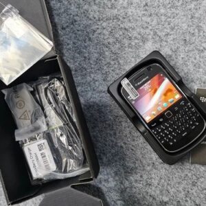 BLACKBERRY 9900 BOLD - 8 GB - Black / White 3G (Unlocked) microSDHC GPS Color Black - Image 4