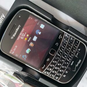 BLACKBERRY 9930 BOLD 8GB Phone Unlocked Black phone battery 2*batteries