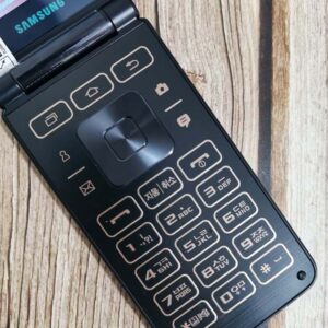 Unlocked Samsung Galaxy Folder2 SM-G160N Android 16GB Flip phone very good  Color Black Battery 2* batteries Model SM-G160N-Single SIM-3G - Image 6