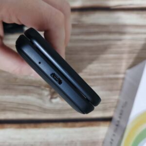 Unlocked Samsung Galaxy Folder2 SM-G160N Android 16GB Flip phone very good  Color Black Battery 2* batteries Model SM-G160N-Single SIM-3G - Image 13