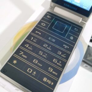 Samsung SM-G9098 Dual sim Android Unlcoked 3G Clamshell Phone Good condition Bundle Description 1 battery - Image 4