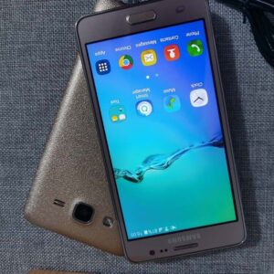 Samsung Galaxy On5 SM-G5500 Unlocked Cell Phone Good Condition Bundle Description 2 batteries - Image 3