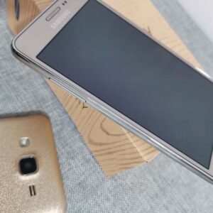 Samsung Galaxy On5 SM-G5500 Unlocked Cell Phone Good Condition Bundle Description 2 batteries - Image 12