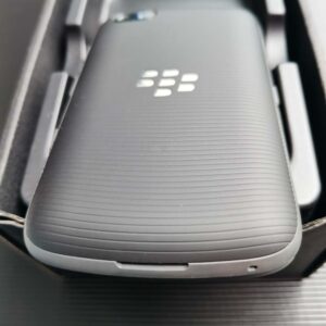 BlackBerry 9720 Unlocked 3G 5MP LED flash Keyboard Smartphone Good Condition Color Black Battery Battery x 1 - Image 9