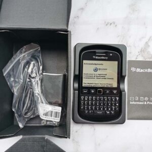 BlackBerry 9720 Unlocked 3G 5MP LED flash Excellent Keyboard Smartphone  Color Black Battery Battery x 2