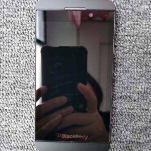 99%N EW BlackBerry Z10 STL100-3 Unlocked 4G 16GB OS 10 GSM 8MP 4.2" Cellphone Color Nero - Image 8