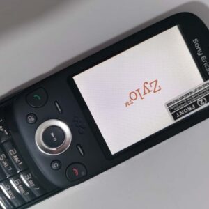 Original Sony Ericsson Zylo W20i / W20 Keyboard Phone 3G Bluetooth Unlocked Bundle Description 1*battery