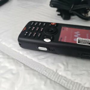 Sony Ericsson Walkman W810i - Satin black (Unlocked) Cellular keyboard phone - Image 2