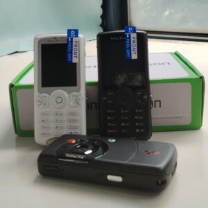 Sony Ericsson Walkman W810i - Satin black (Unlocked) Cellular keyboard phone - Image 6