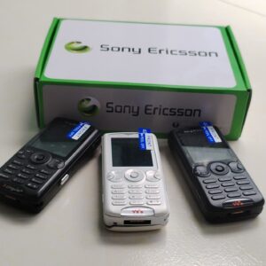 Sony Ericsson Walkman W810i - Satin black (Unlocked) Cellular keyboard phone - Image 7