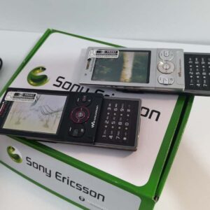 Unlocked Sony Ericsson W705 3G networks Working well Black & Silver Bundle Description 2 batteries Color Black - Image 6