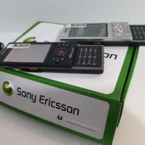 Unlocked Sony Ericsson W705 3G networks Working well Black & Silver Bundle Description 2 batteries Color Black - Image 7