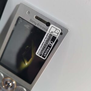 Unlocked Sony Ericsson W705 3G networks Working well Black & Silver Bundle Description 2 batteries Color Black - Image 8