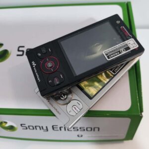 Unlocked Sony Ericsson W705 3G networks Working well Black & Silver Bundle Description 2 batteries Color Black - Image 17